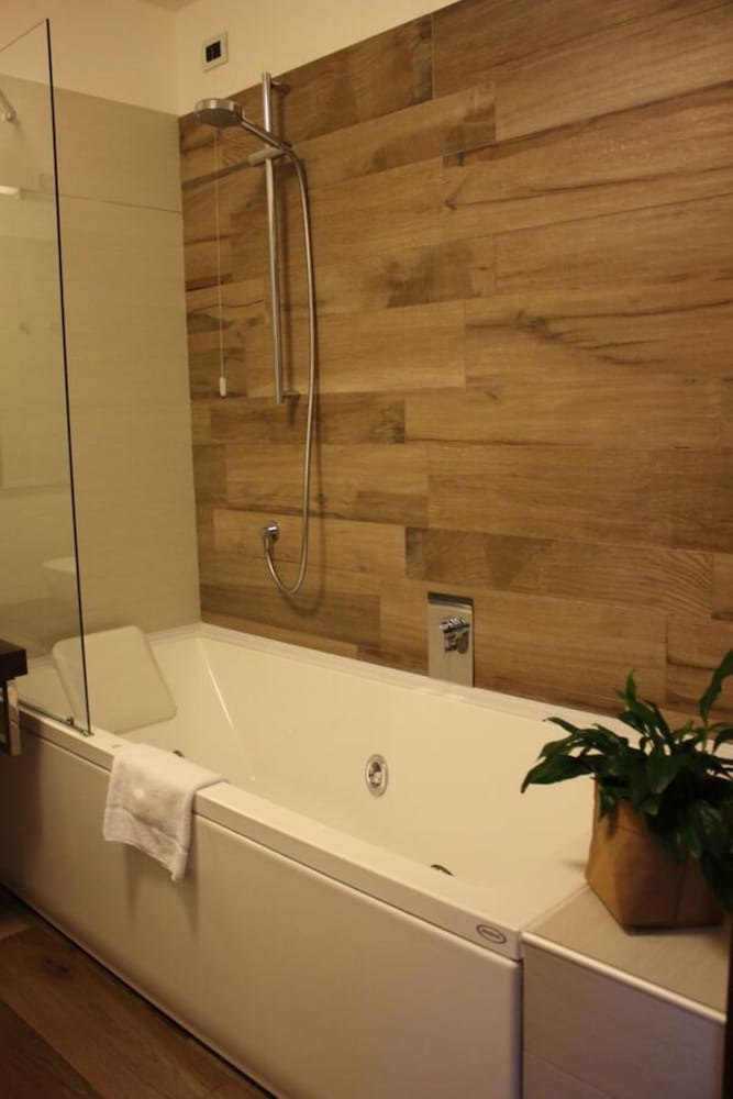 EXPO HOTEL MILAN 30/30