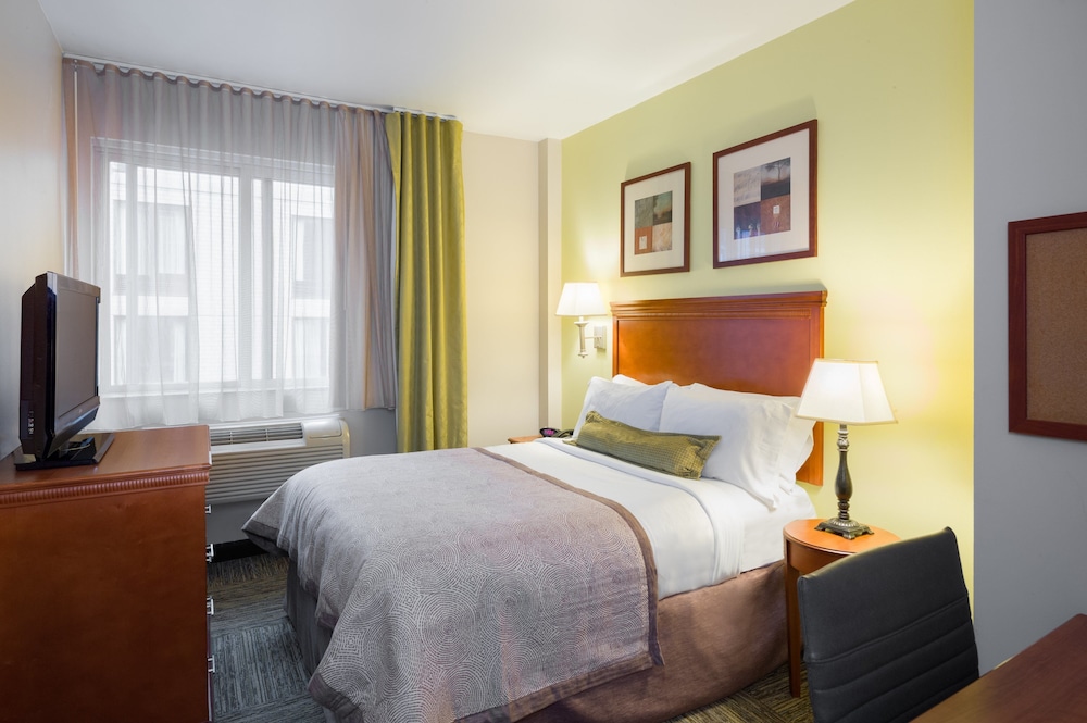 Candlewood Suites New York City- Times Square 13/50