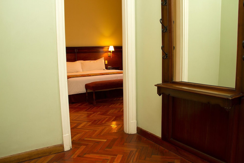 Hotel Colonial San Nicolas 7/48