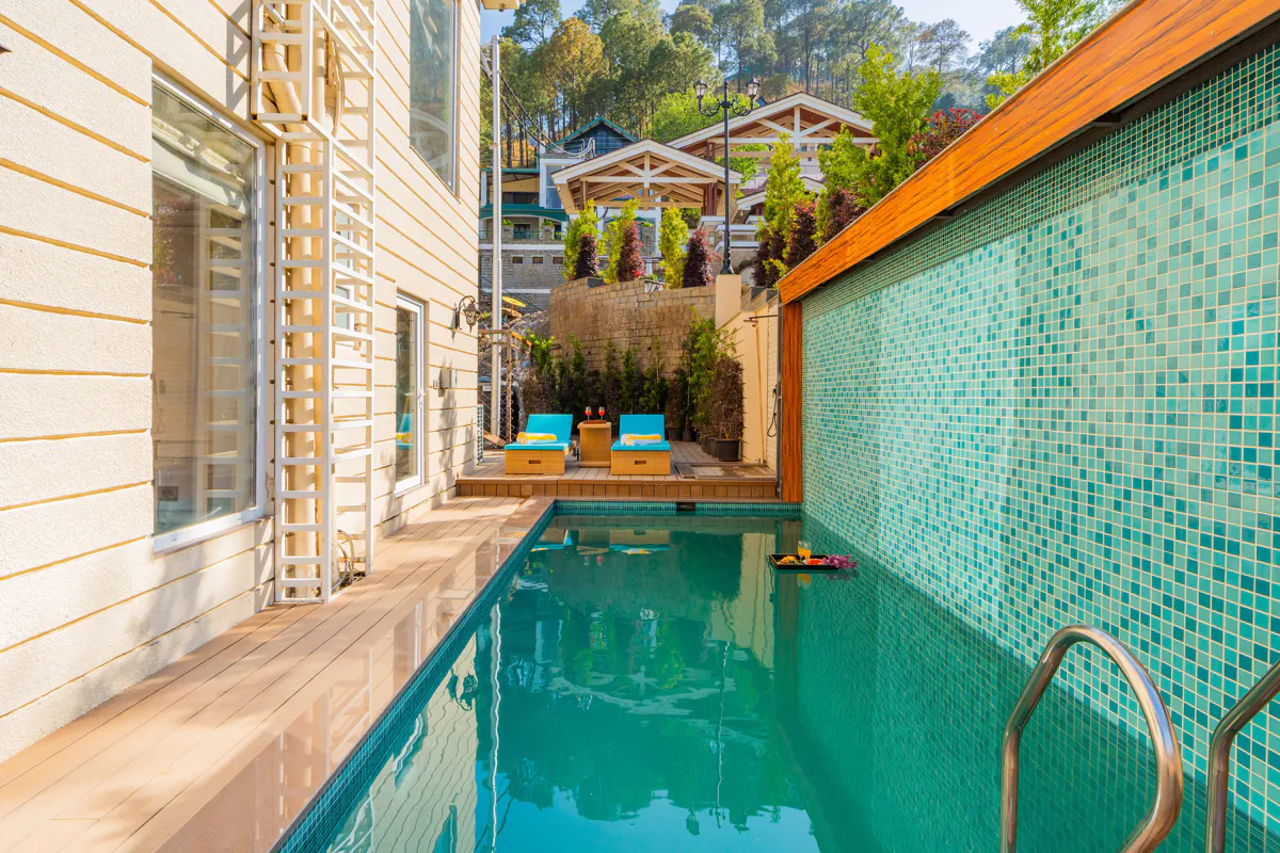 ELIVAAS Prive The Royce Orchid Luxe 4 BHK Hilltop Villa With Steam Room, Pvt Pool & 360 Hill Views 26/40