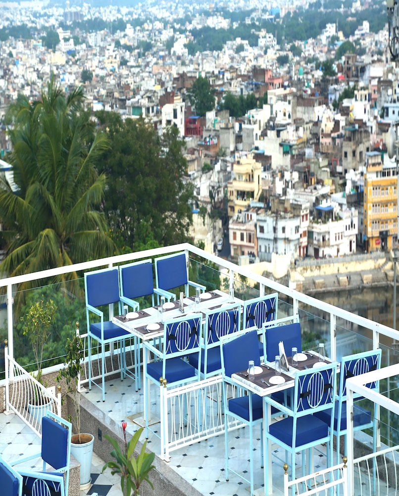 Hotel Darbargarh Udaipur 8/50
