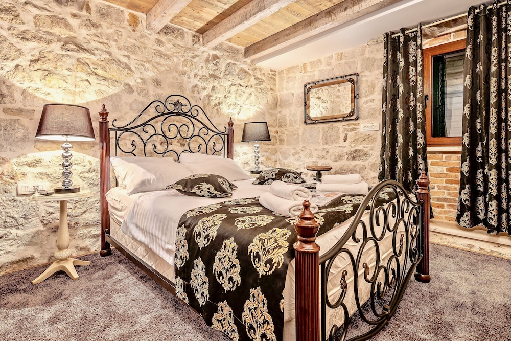 Historic Plaza Varos Split - Adults Only 30/57