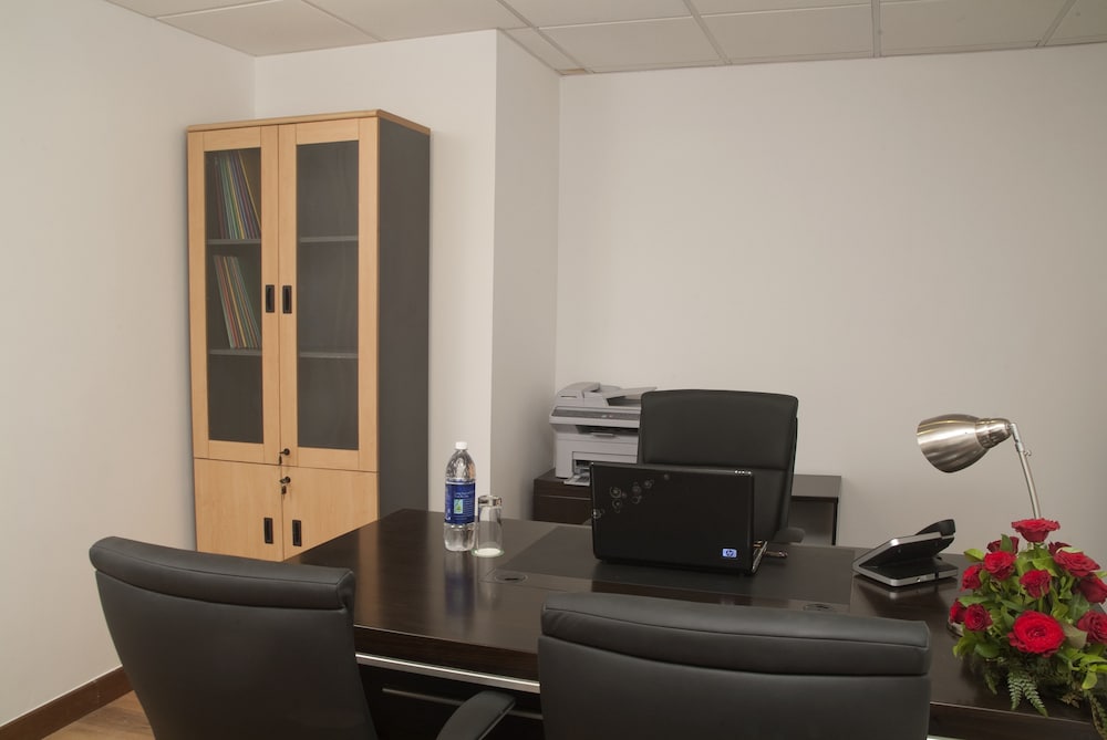 Savoy Suites Greater Noida 33/61