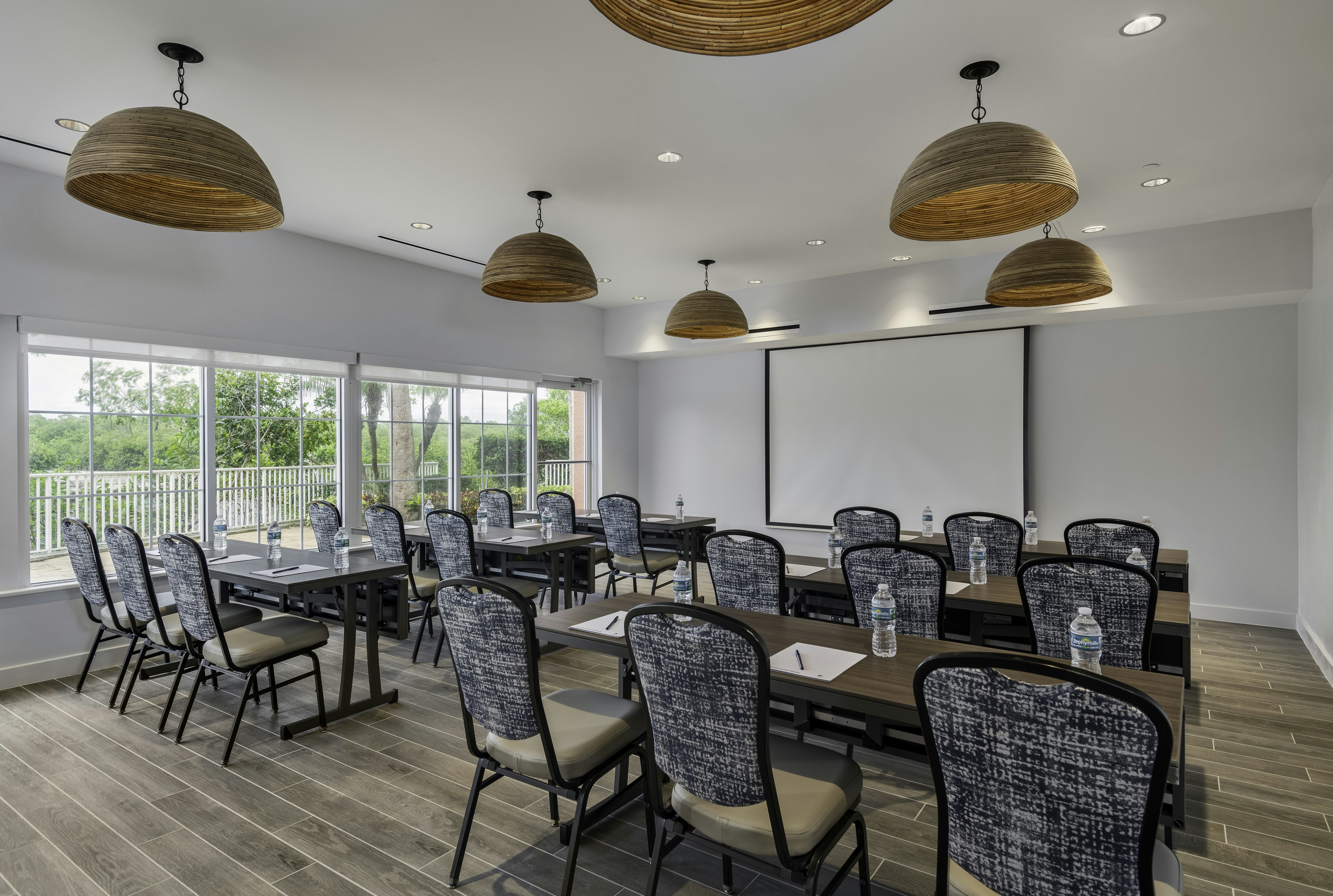 Doubletree Suites By Hilton Naples 60/67