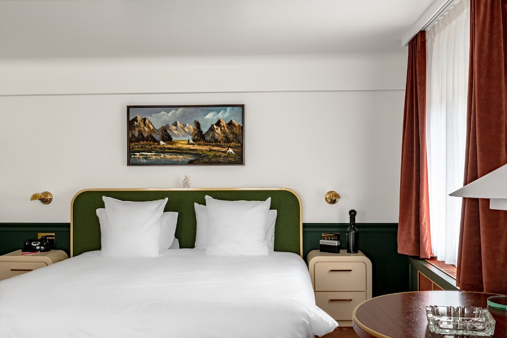 Superior, King Bed