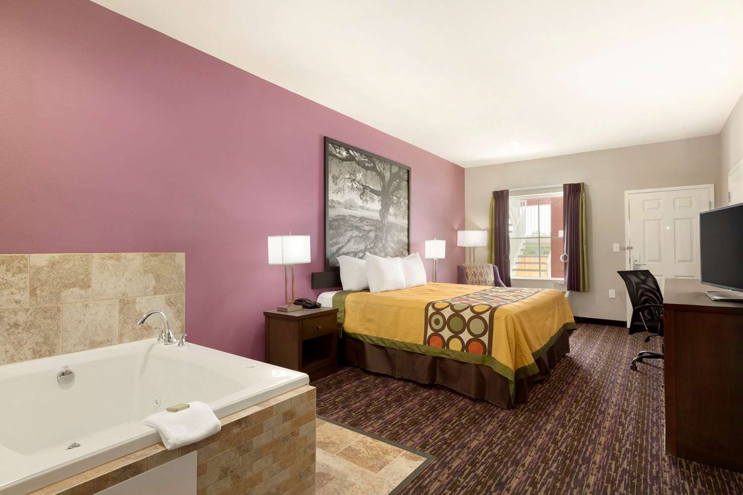 Super 8 by Wyndham Carrizo Springs 20/33