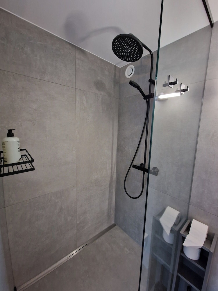 BeeVillage Messehotel Hannover-Laatzen 39/41