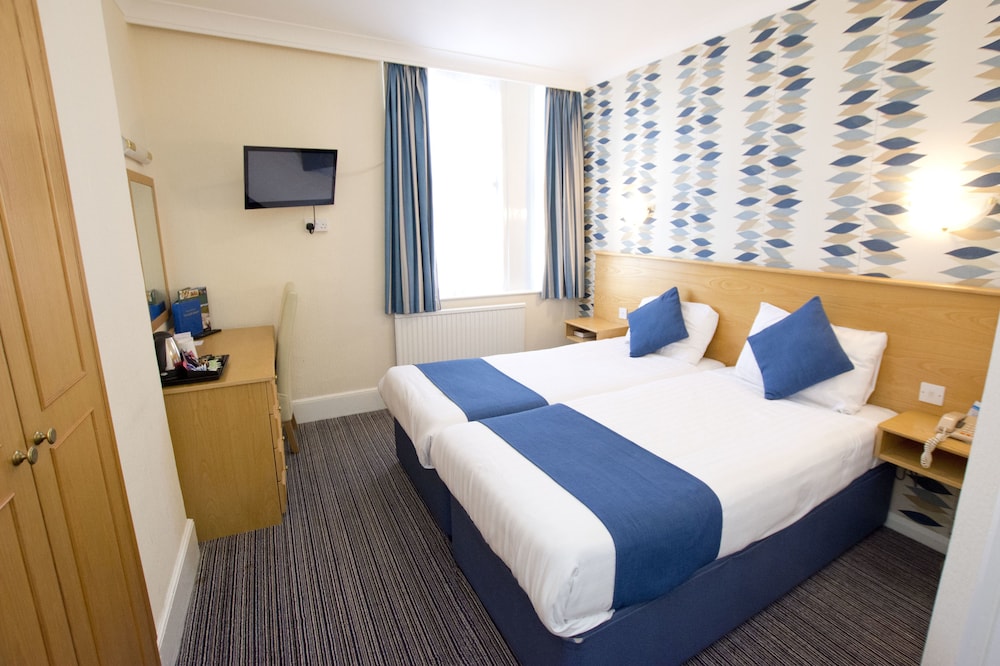 ROOM, TWIN BEDS