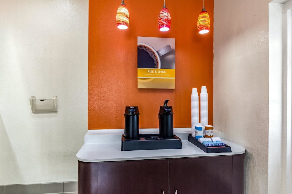 Motel6 Raleigh, NC Cary 54/54