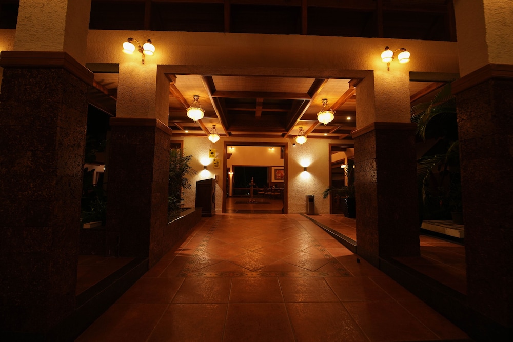 Gokulam Grand Resort and Spa Kumarakom 18/50