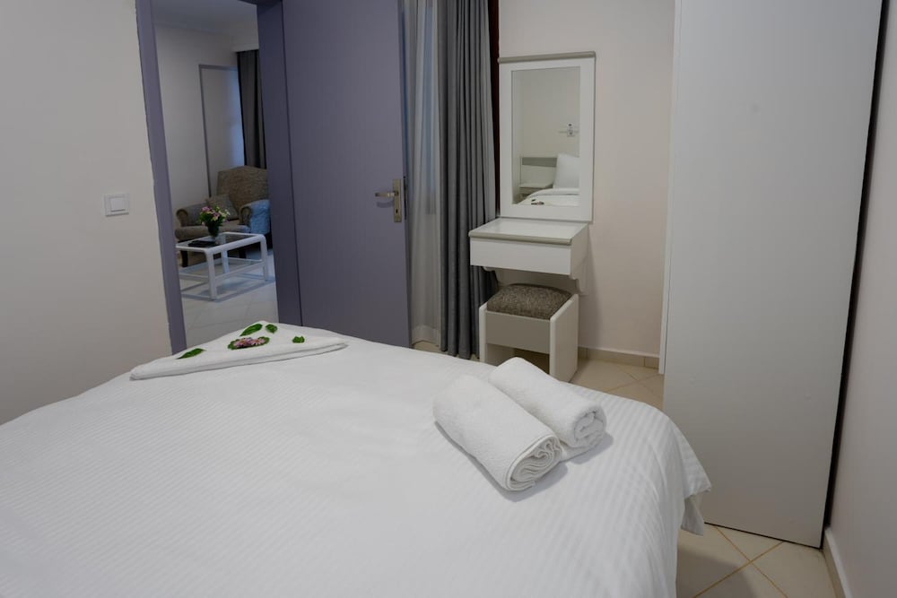 Mitos Apartments 13/50