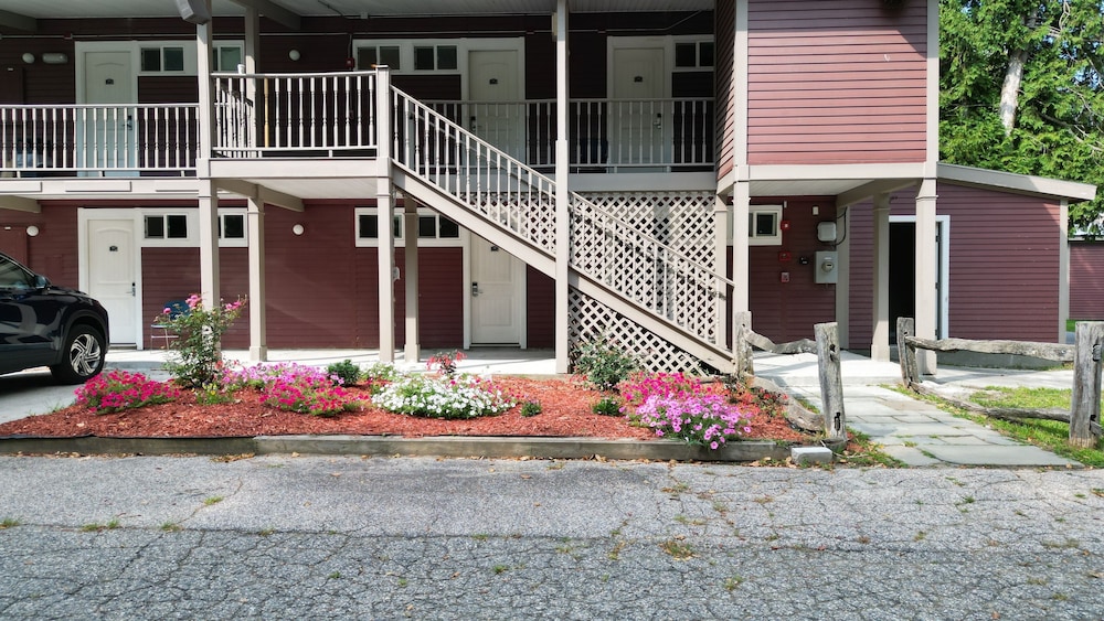 Putney Inn 4/39