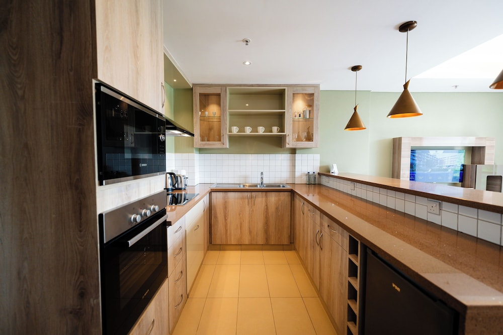 Trademark Suites at Enaki Town 58/60