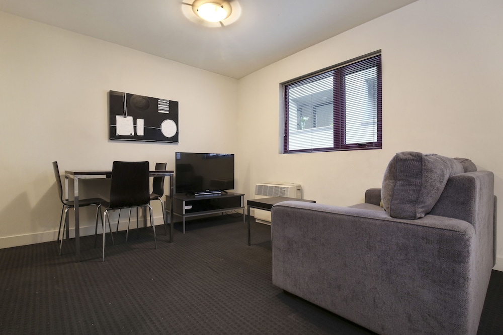 PLUM SERVICED APARTMENTS CARLTON 21/40