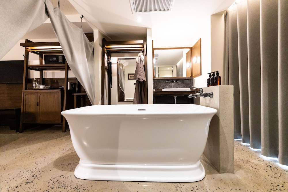 Payaa Hotel 49/50