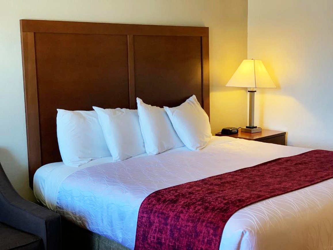 Red Carpet Inn Medford 23/36