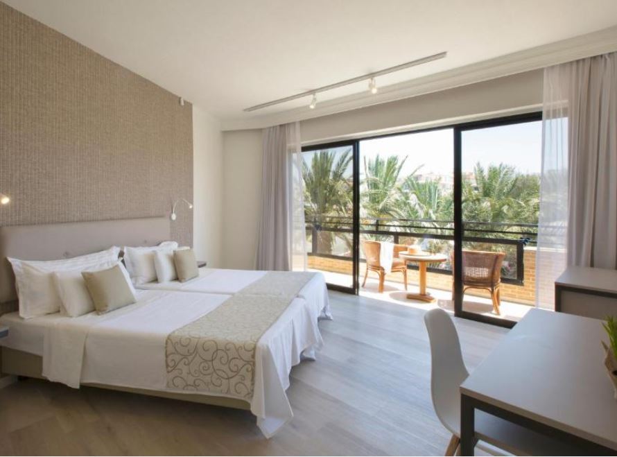 Superior, Double Bed, Lateral Side Sea View