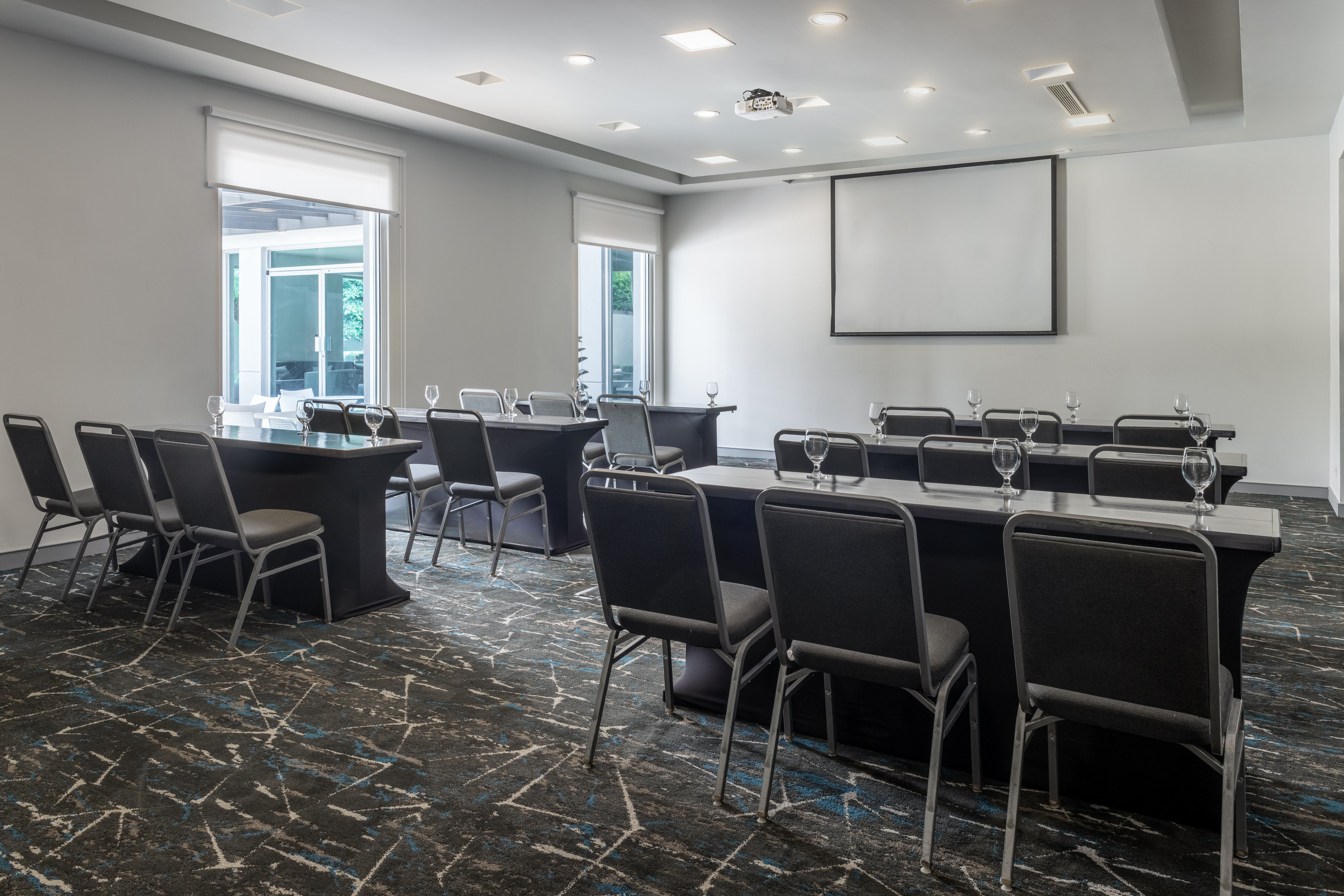 Holiday Inn Express San Jose Forum 17/23