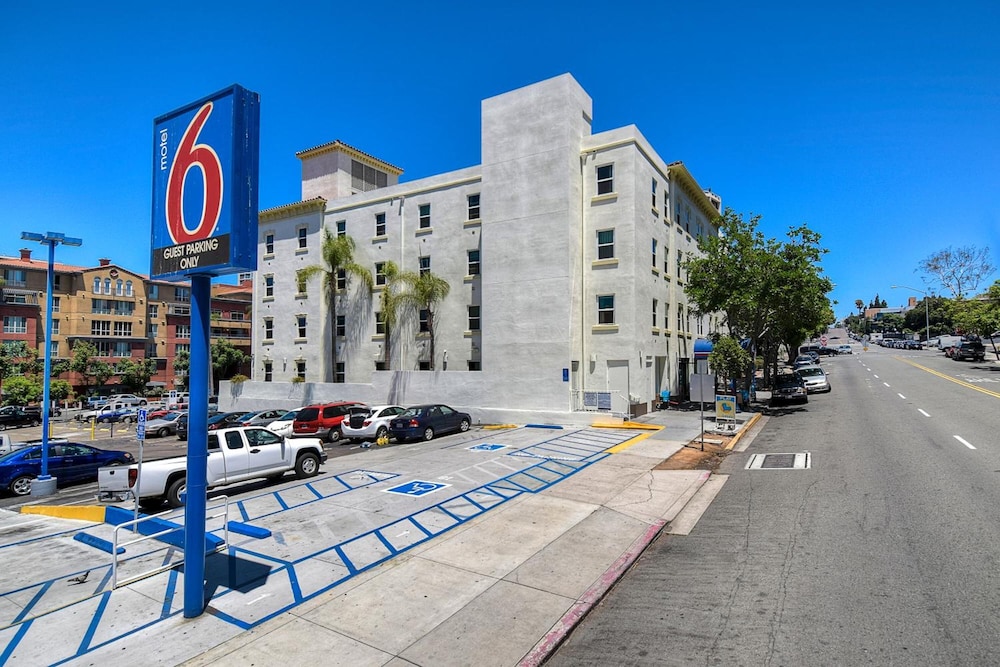 Motel6 San Diego, CA - Downtown 30/50