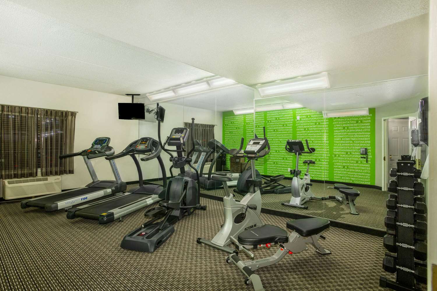 La Quinta Inn Suites St Louis Westport 31/49