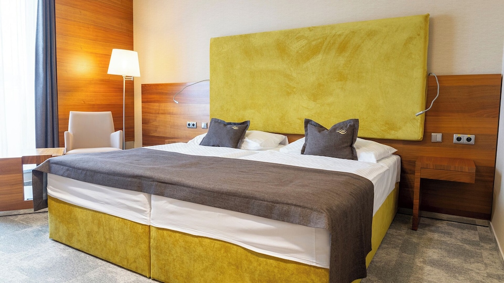 Hotel Aquacity Mountain View 11/65