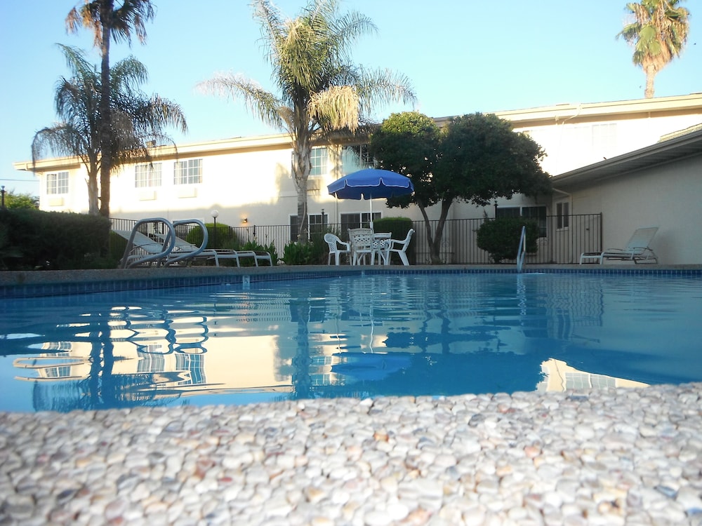 Ramada by Wyndham Merced 48/57