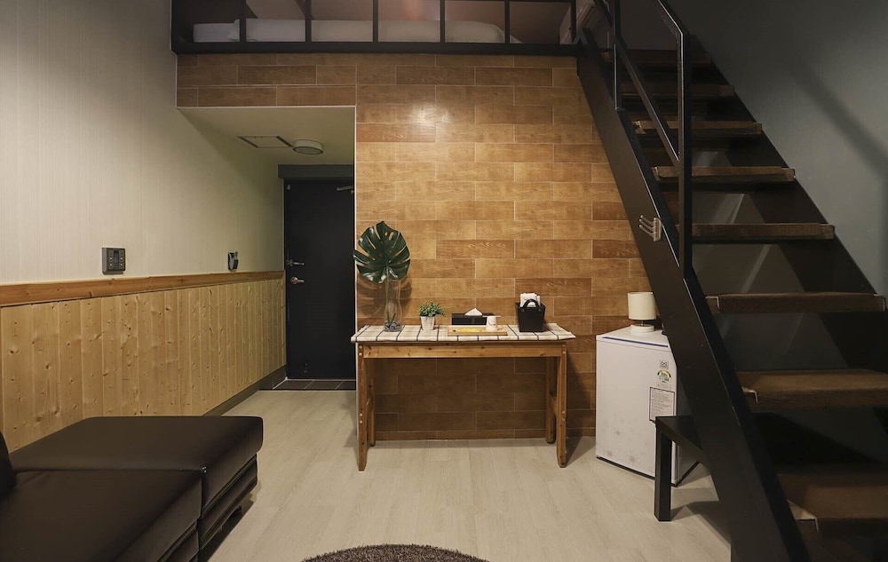Hotel Hue Loft 6/50