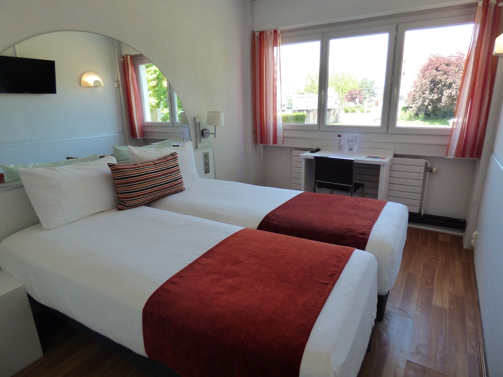 Escatel Hotel 12/60