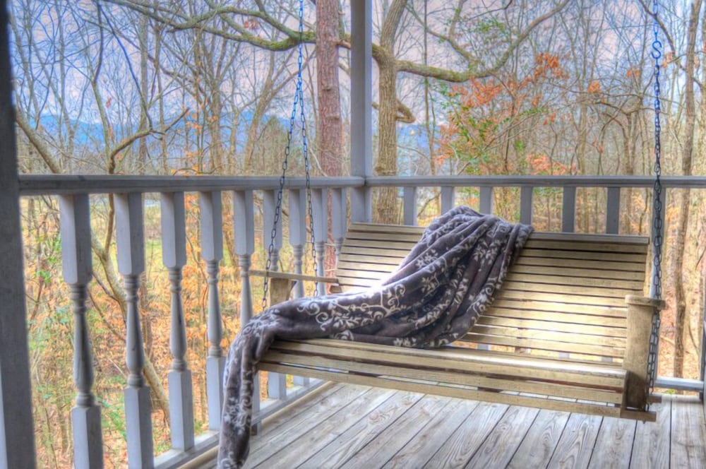 Blue Mountain Mist Country Inn 34/63