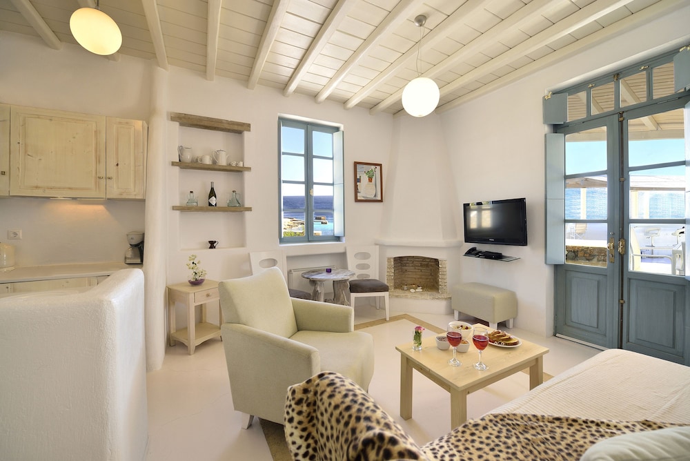 Mykonos Pantheon 32/50