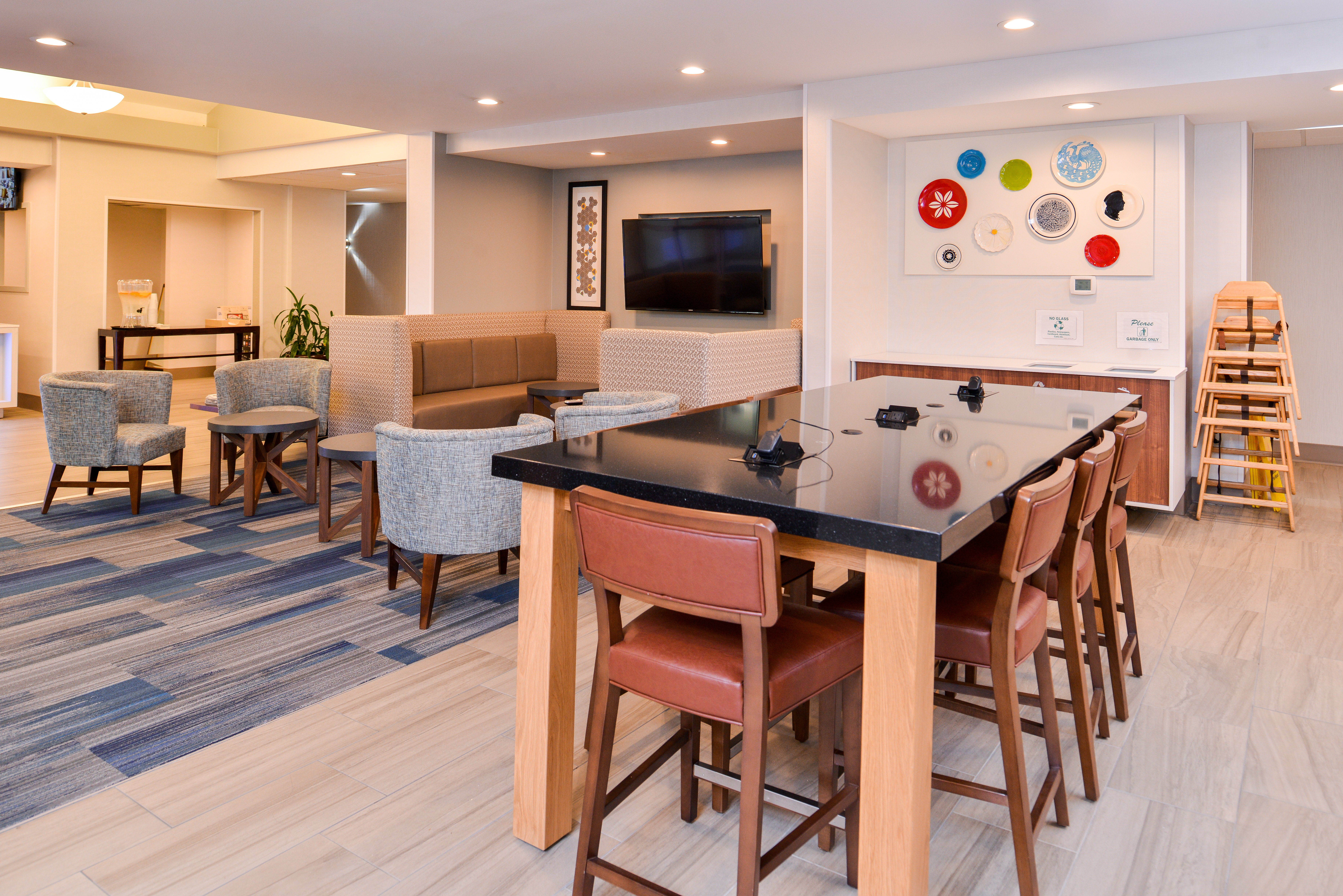 Holiday Inn Express Hotel & Suites Lacey-Olympia 36/49