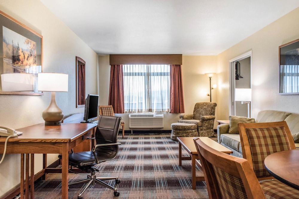 Comfort Inn Suites Sheridan 16/25