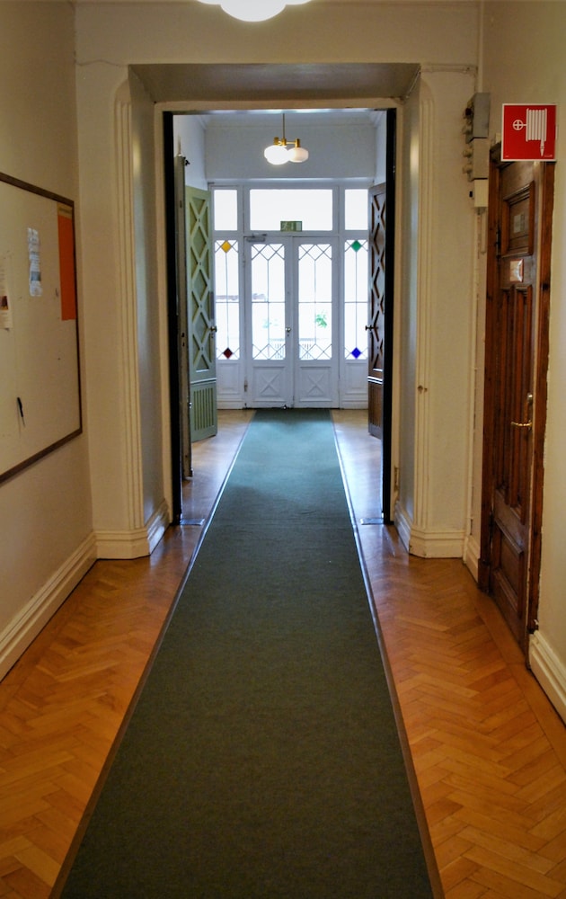 Hellidens Slott Och Vandrarhem 24/47
