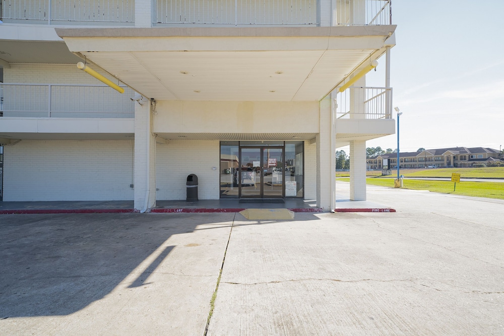 Americas Best Value Inn & Suites Humble 29/40