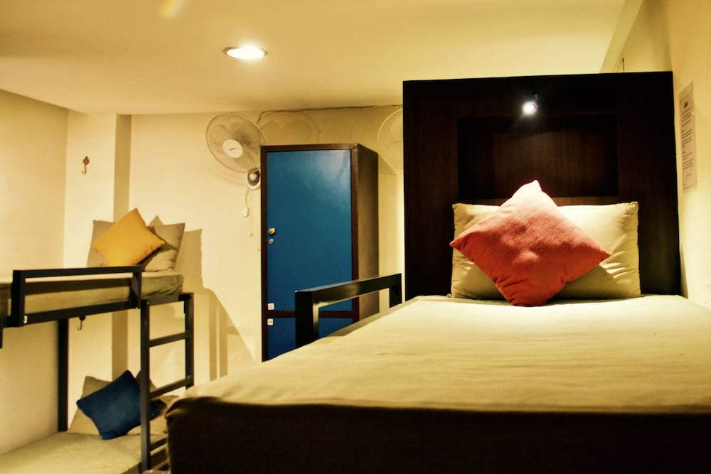 Stops Hostels- New Delhi 16/47