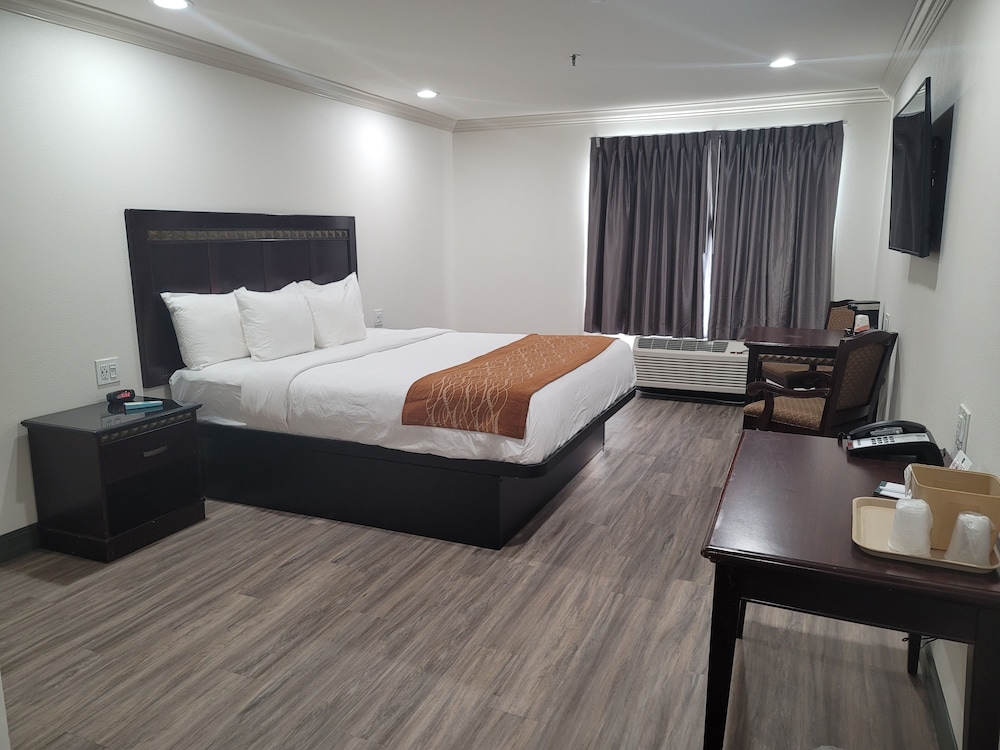 Quality Inn and Suites Bell Gardens Los Angeles 14/38