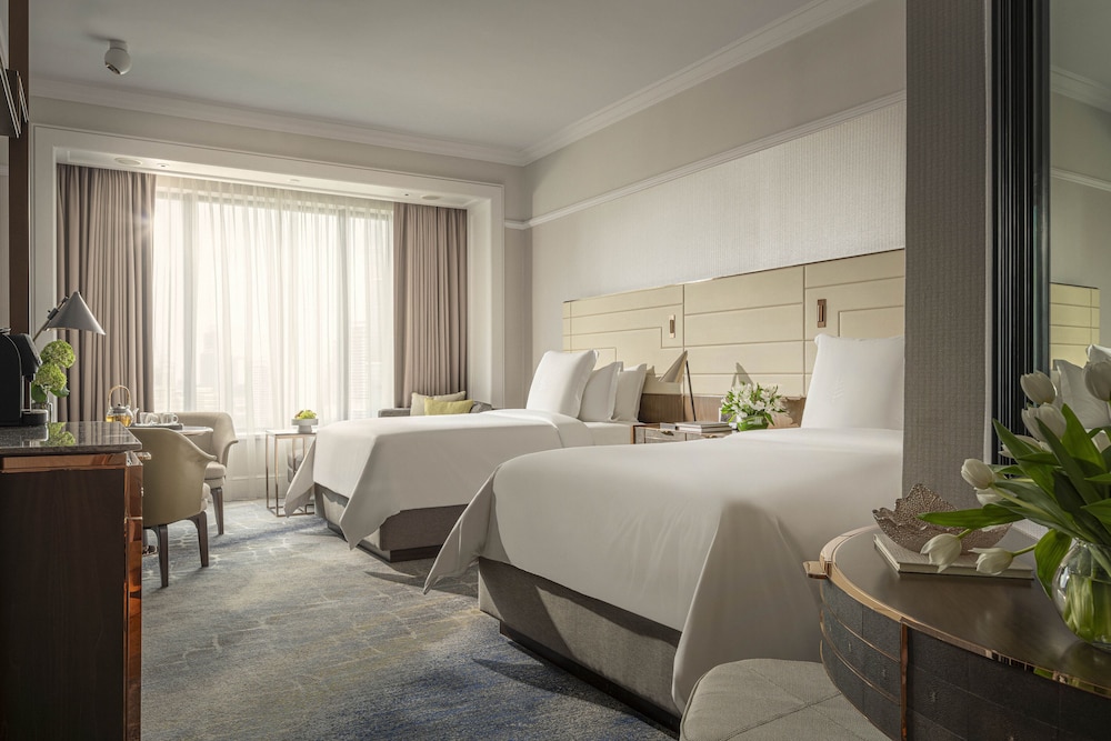 DELUXE, TWIN BEDS
