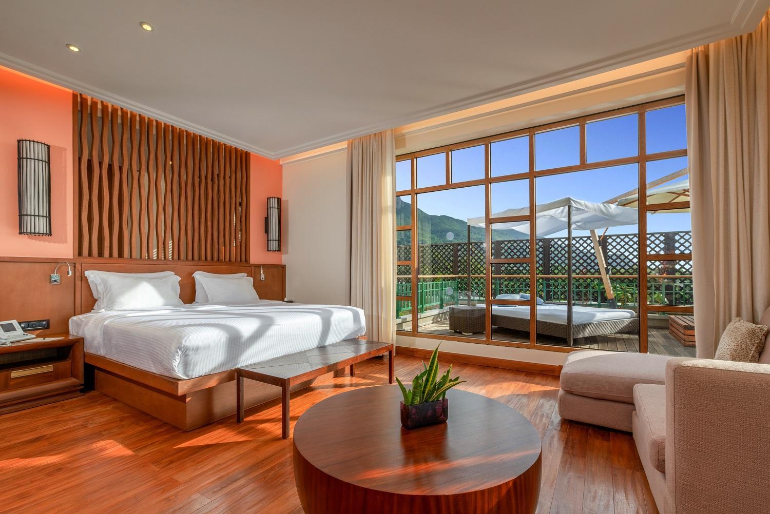 Savoy, Penthouse, King Bed, Panoramic View