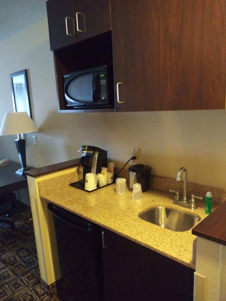 Holiday Inn Express Hotel Suites Zanesville North 52/66