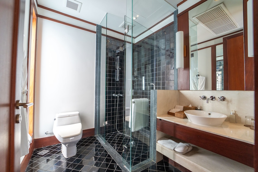 1 Bedroom, Pool, Suite, King Bed