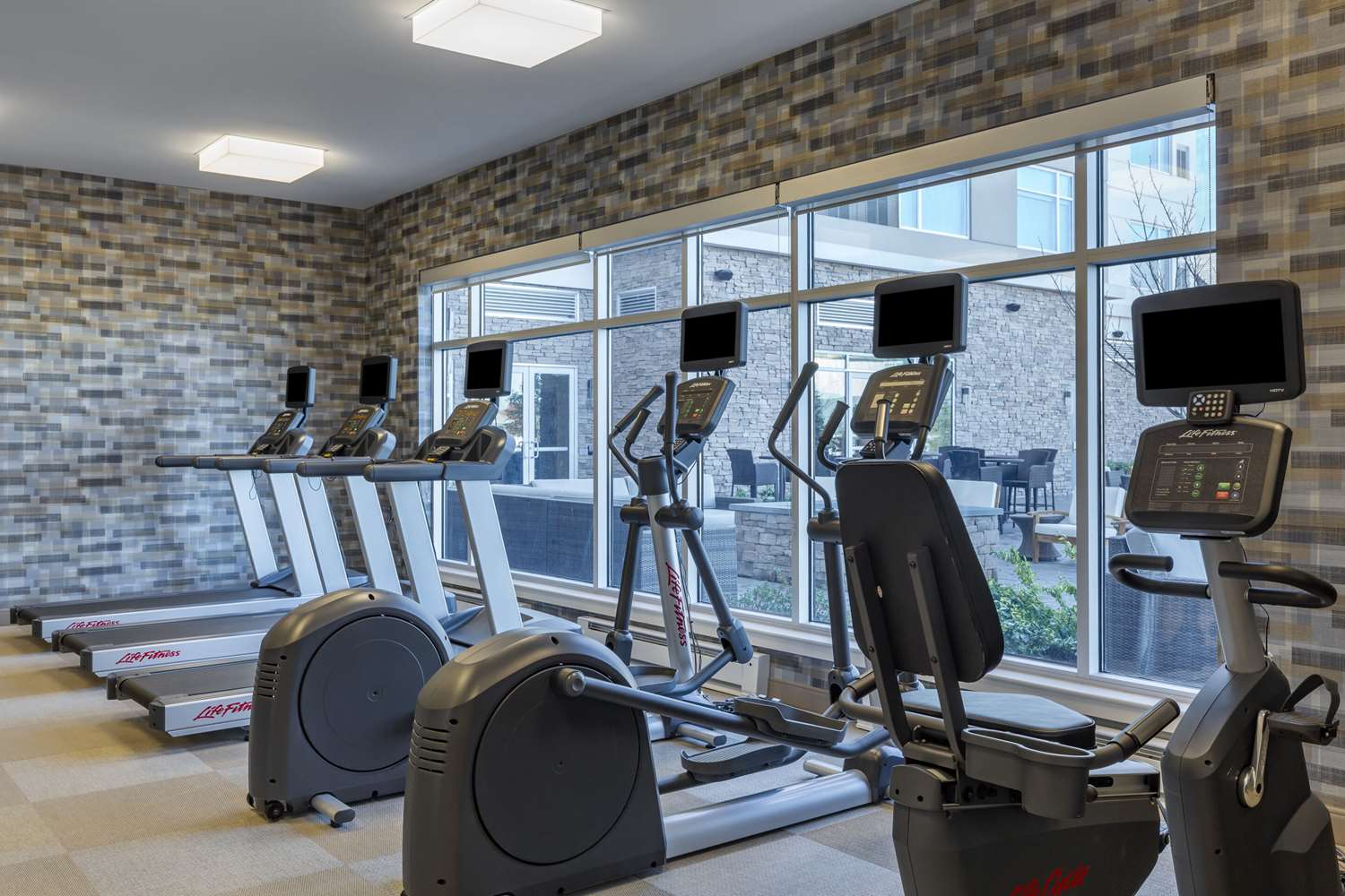 Cambria Hotel Manchester South Windsor 25/38