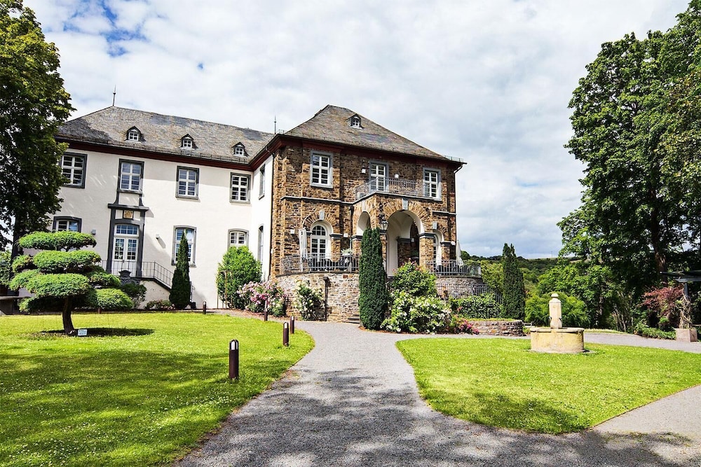 Schloss Hotel Burgbrohl 39/45