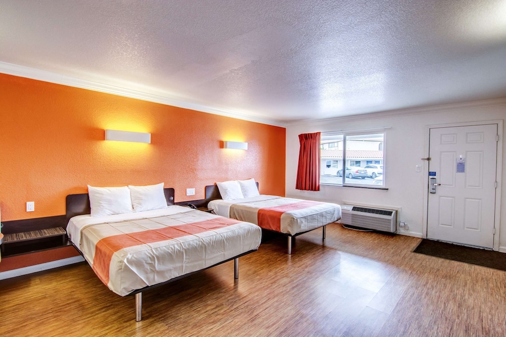 Motel6 Manteca, CA 25/45