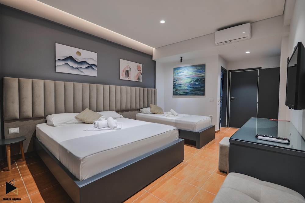 Hotel Alpha 11/50