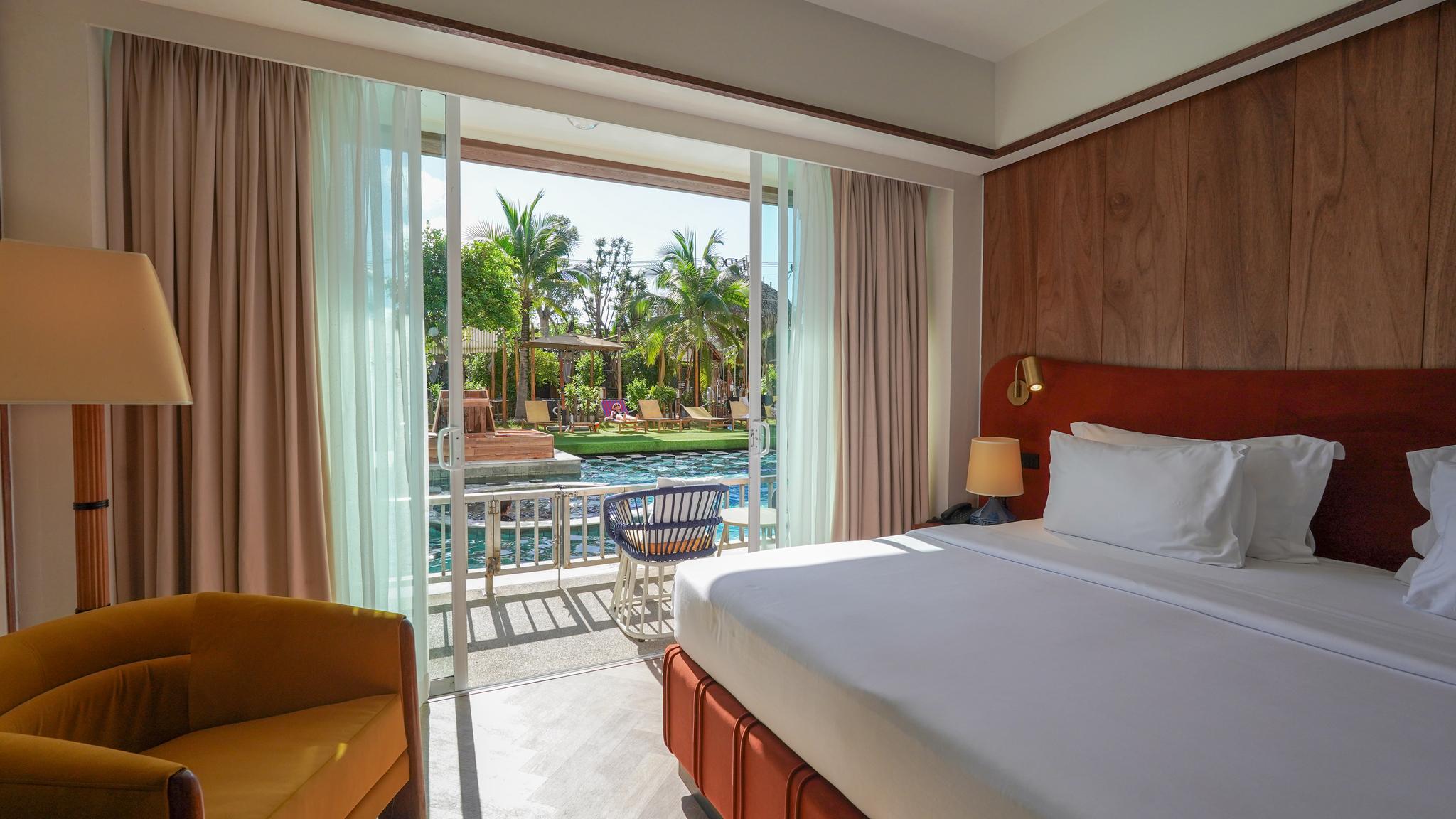 Premier, Pool Access