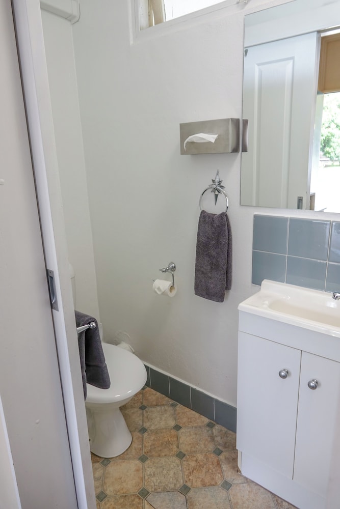 BAIRNSDALE MAIN MOTEL 26/27
