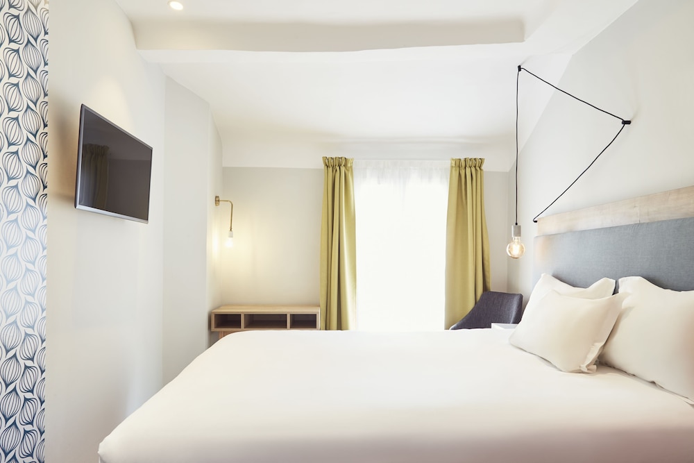 SUPERIOR, DOUBLE BED