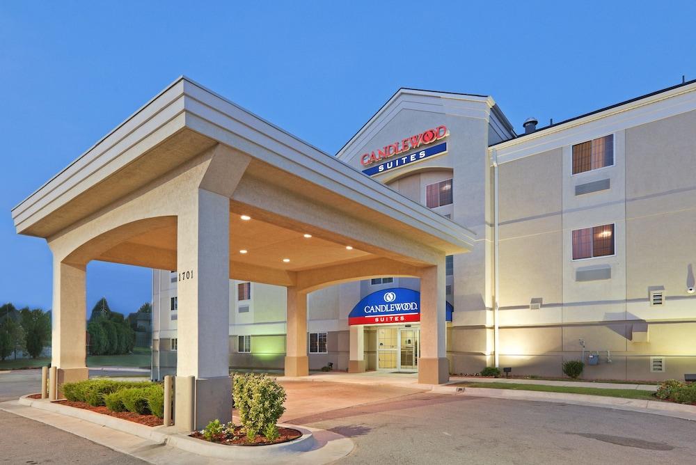 Candlewood Suites Oklahoma City-Moore 34/38