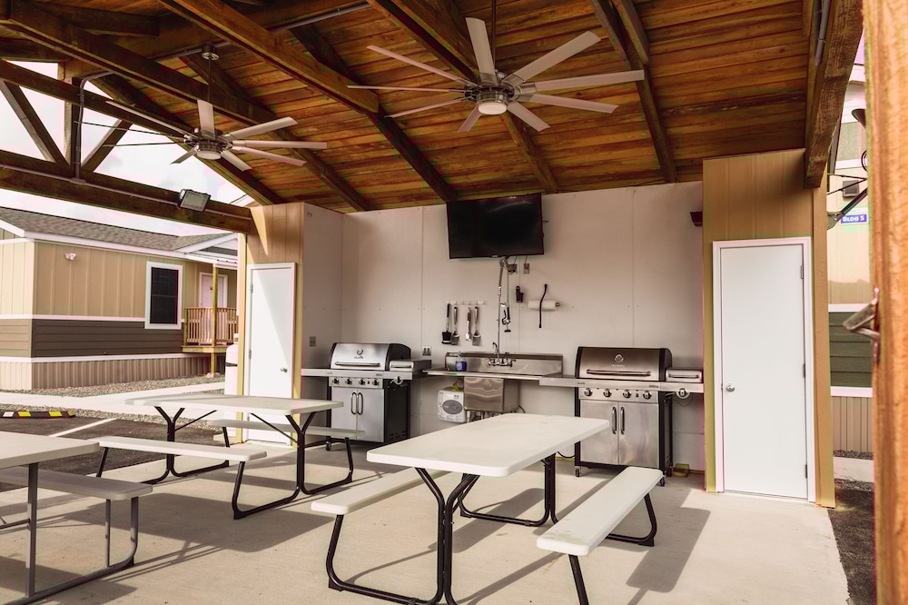 Freeport Extended Stay Studios 26/50