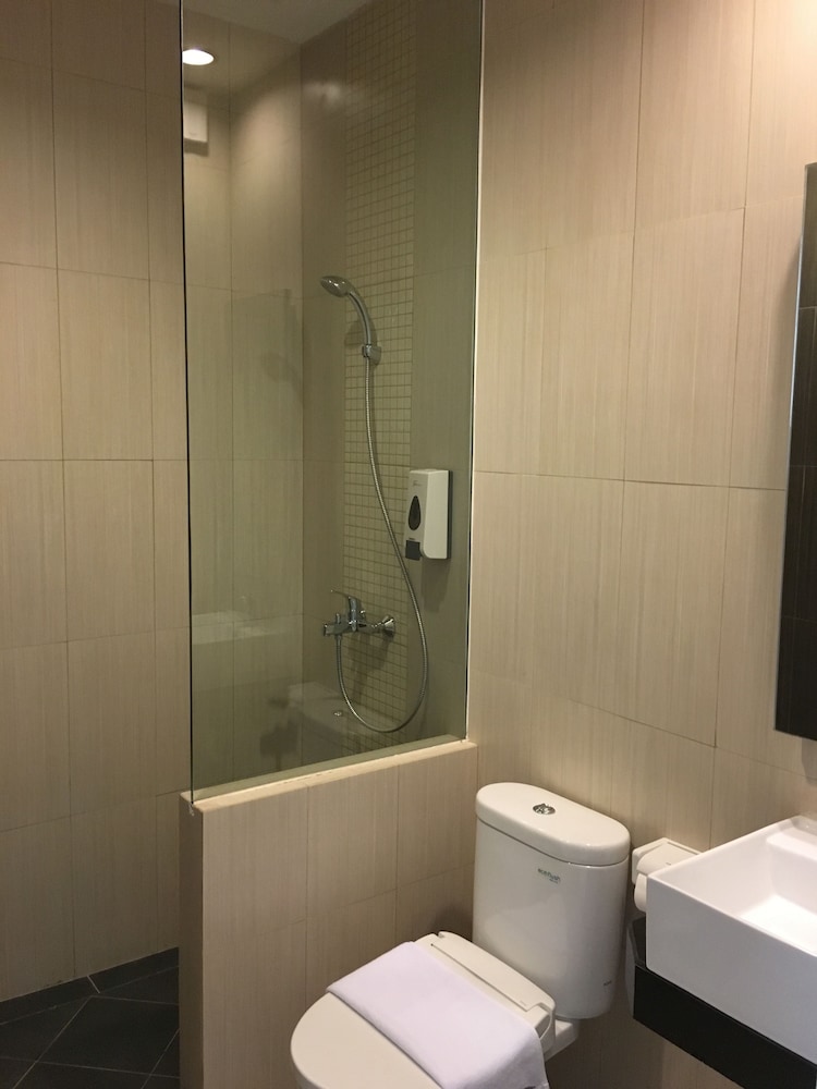 DELUXE, TWIN BEDS